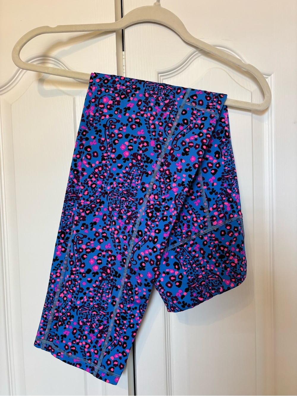 Women’s Lilly Pulitzer Luxletic Leggings. Good Condition. Size M.